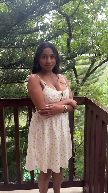 ANJANA MOHAN HOT DUSKY DIVA SEXY DEEP CLEAVAGE WET DELIBERATE SHOW