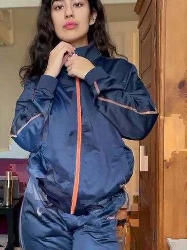 Sexy Pakistani teen undressing