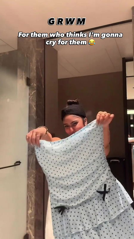 Awesome beautiful girl open busty boobs show selfie video