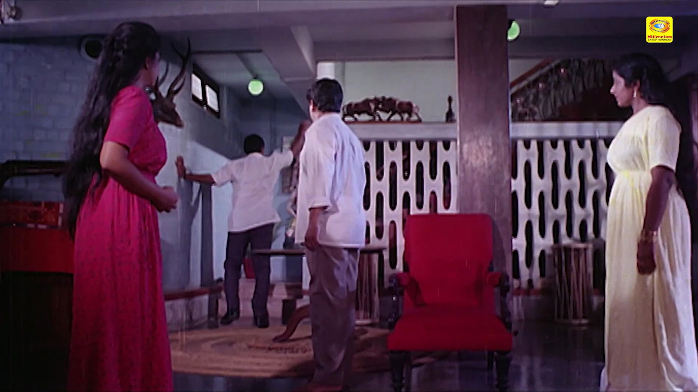 Maria Hot Seduction Scenes Compilation 4-Padata Veenayum Paadum (1990)