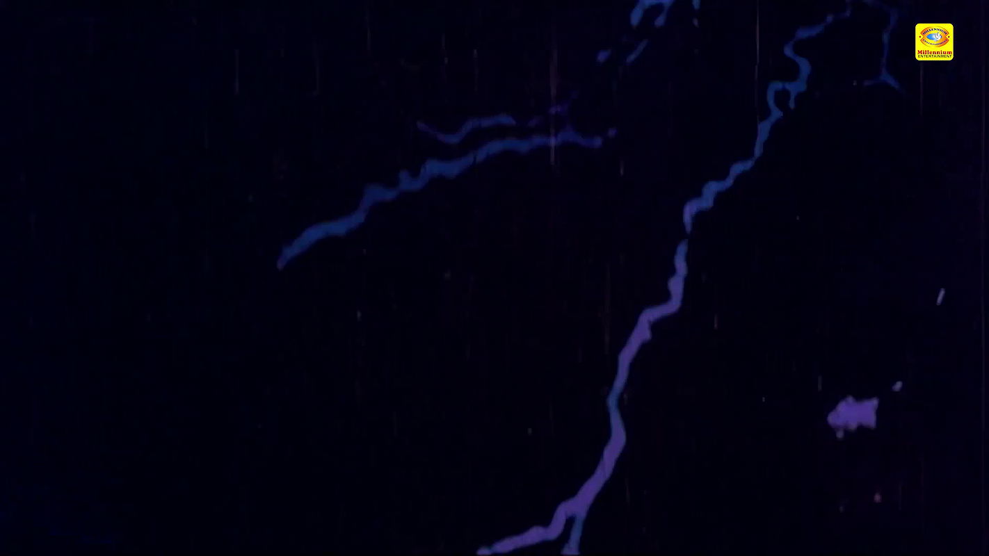 Maria Hot Seduction Scenes Compilation 4-Padata Veenayum Paadum (1990)