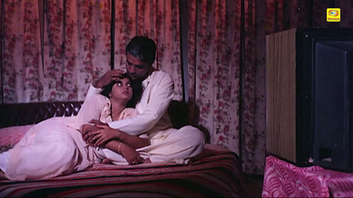 Priyanka,Unk Hot Seduction Scenes Compilation-Padata Veenayum Paadum (1990)