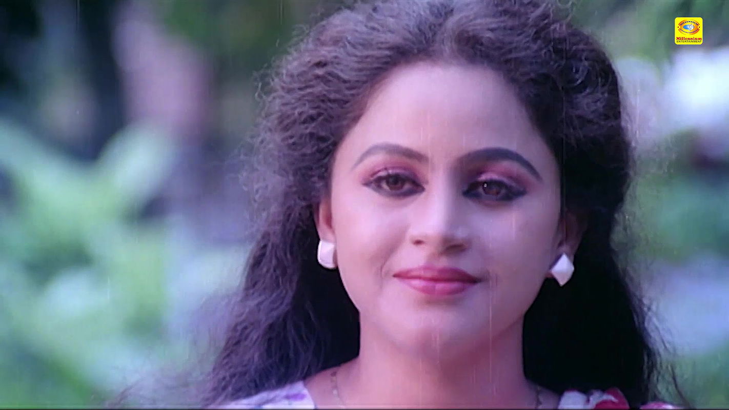 Maria Hot Seduction Scenes Compilation 3-Padata Veenayum Paadum (1990)