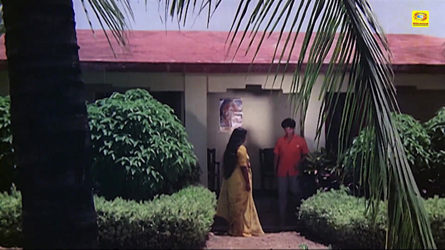 Maria Hot Seduction Scenes Compilation 3-Padata Veenayum Paadum (1990)