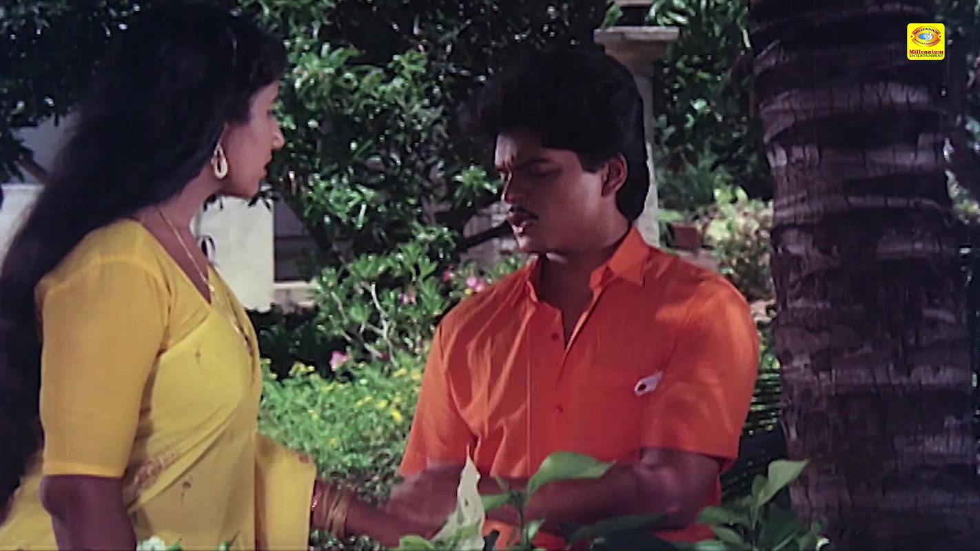 Maria Hot Seduction Scenes Compilation 3-Padata Veenayum Paadum (1990)