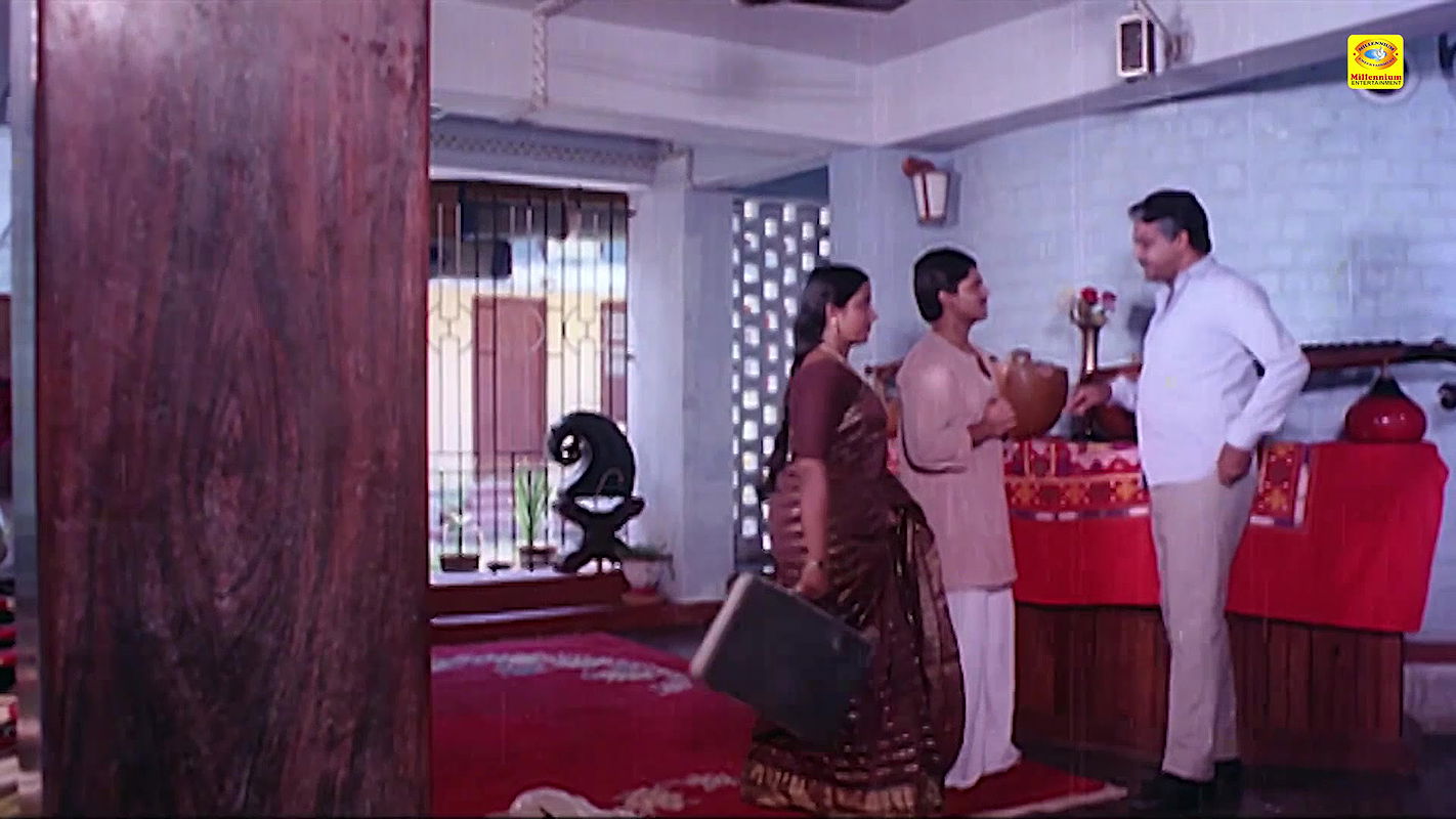 Maria,Unk Actress Hot Seduction Scenes Compilation 2-Padata Veenayum Paadum (1990)