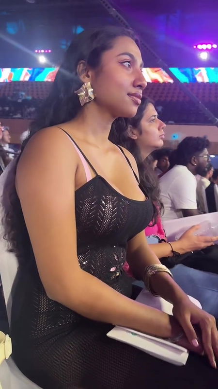 ANJANA MOHAN HUGE BOOBS AMPLE CLEAVAGE VIEW UUFFF