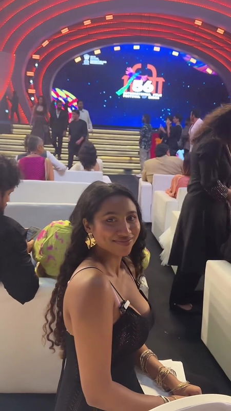 ANJANA MOHAN HUGE BOOBS AMPLE CLEAVAGE VIEW UUFFF