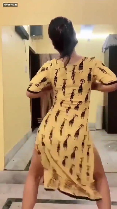 DESI INDIAN BABE SEXY DANCE SHAKIN BOOTY