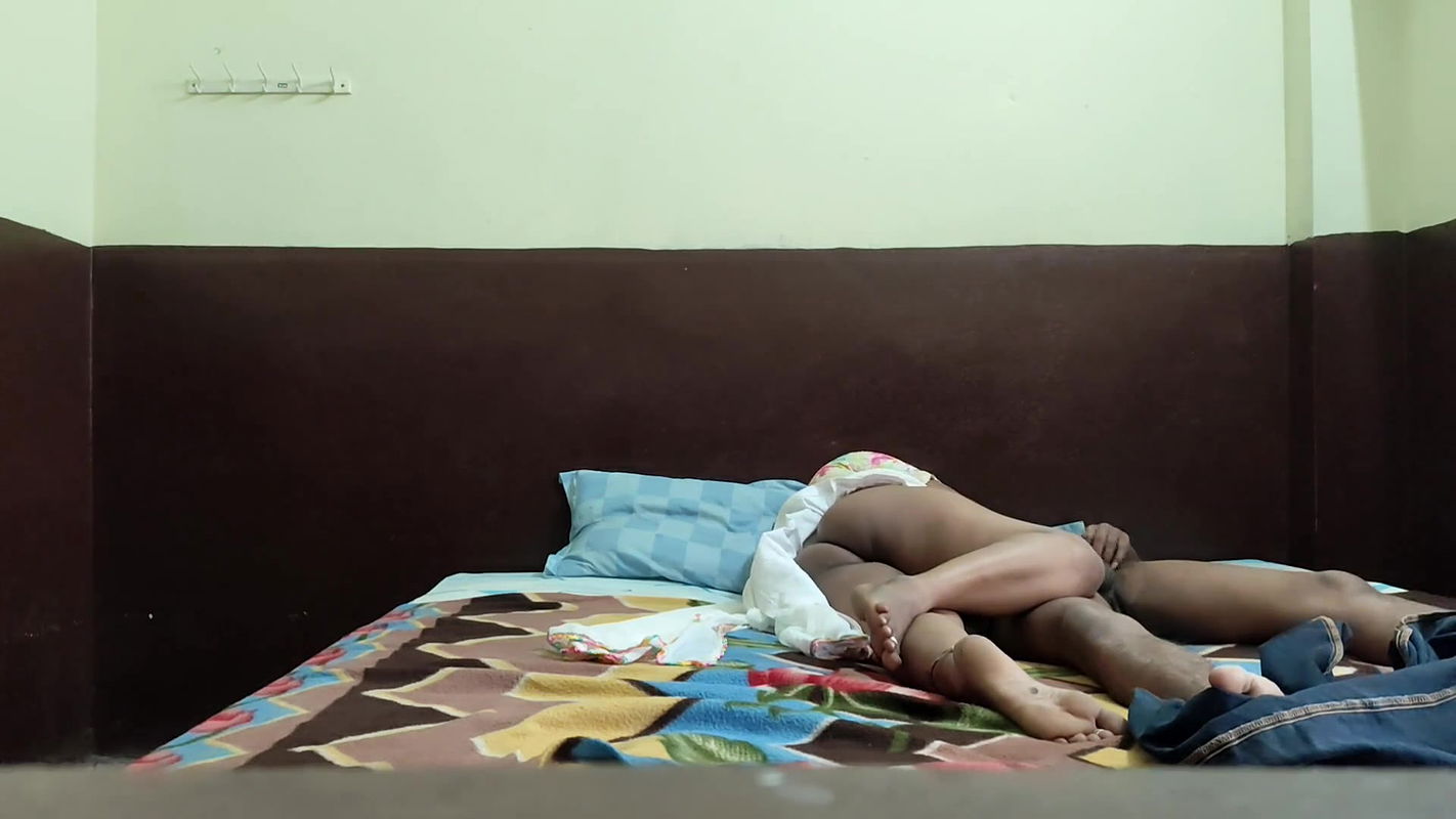 Wedding Anniversary Night in White Saree Part – 1