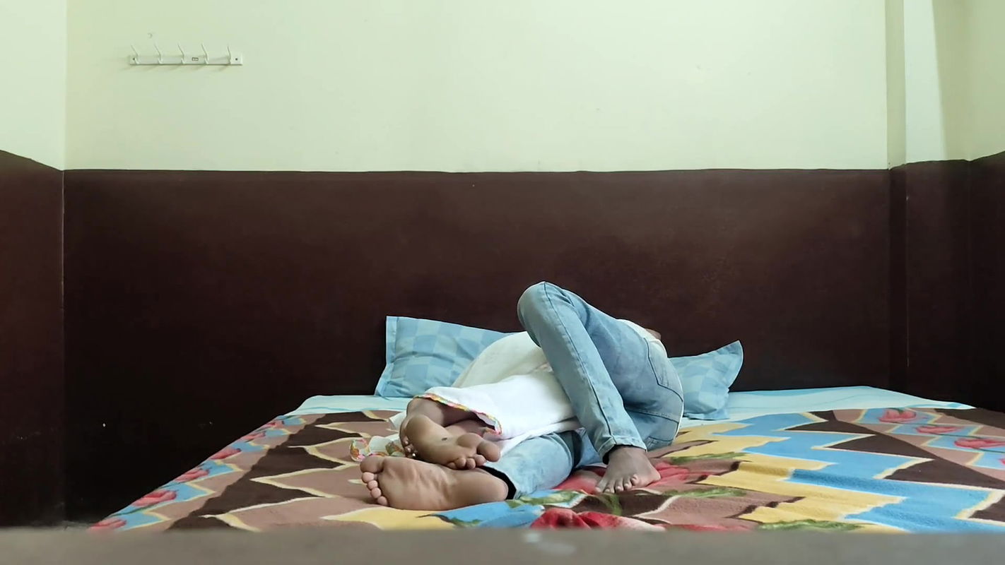 Wedding Anniversary Night in White Saree Part – 1