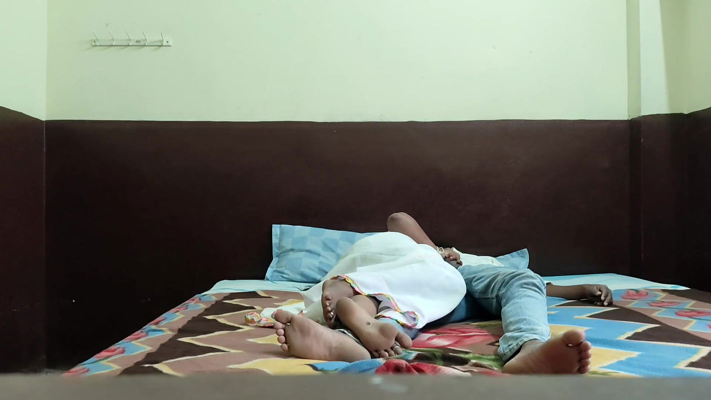 Wedding Anniversary Night in White Saree Part – 1