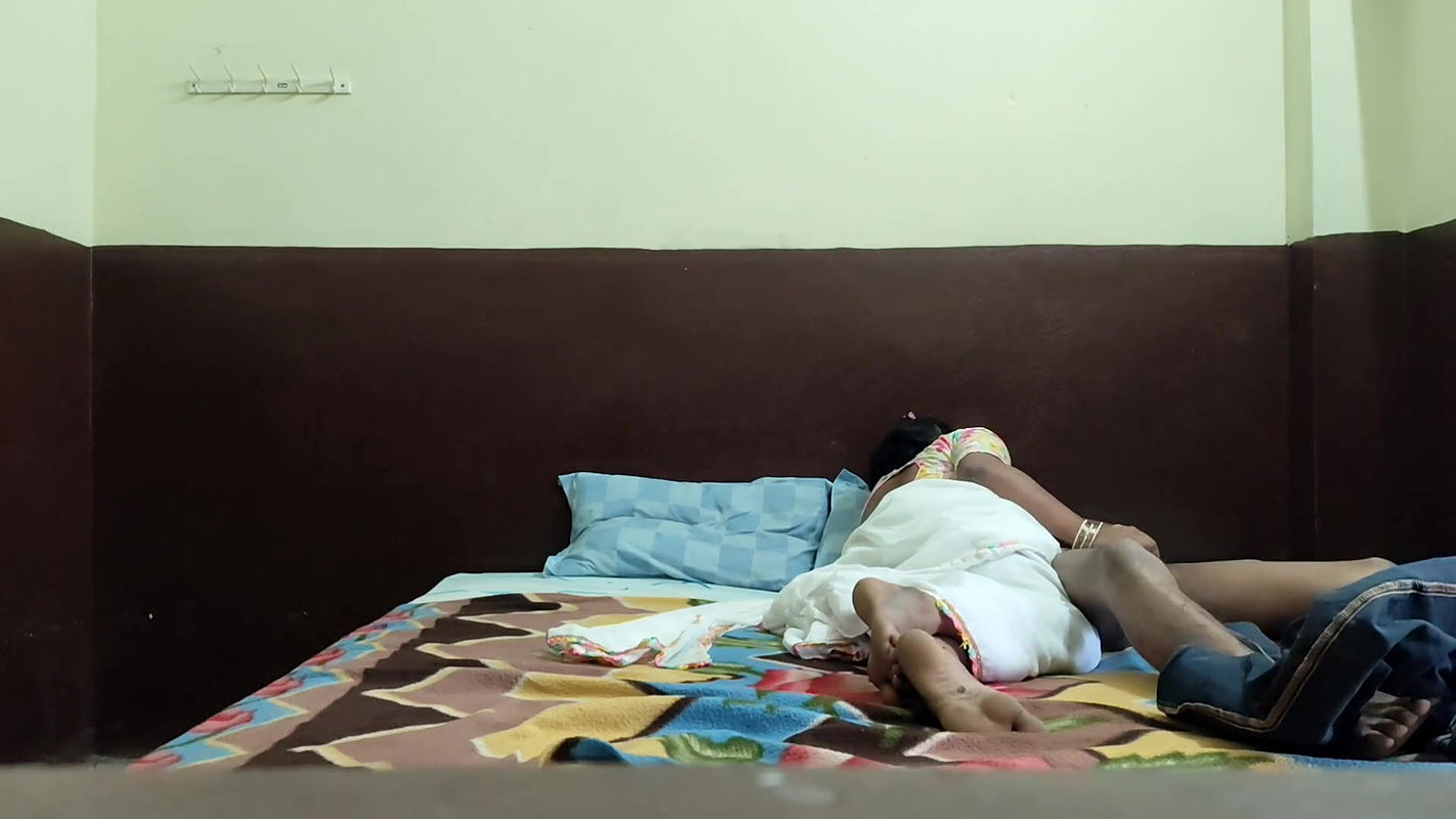 Wedding Anniversary Night in White Saree Part – 1