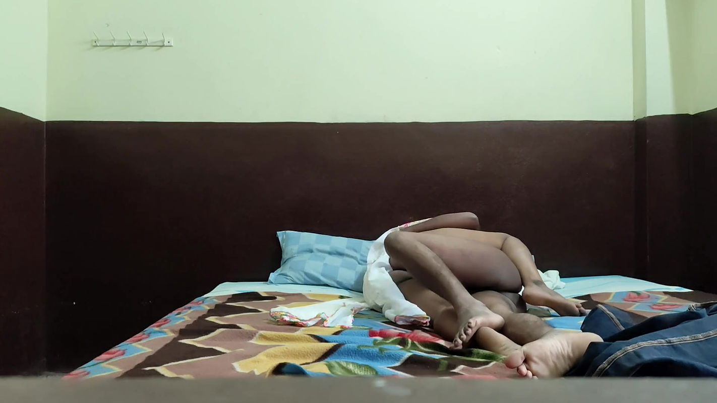 Wedding Anniversary Night in White Saree Part – 1