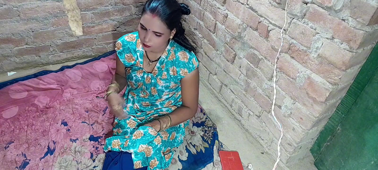 Stepsister-in-law’s Hot Sex with Lip Kiss with Hindi Language