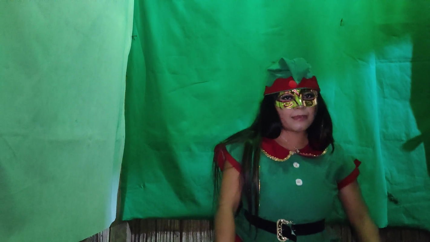 How Sexy You Are, Stepmother!! She Sent Me a Homemade Video of Her Touching Her Vagina Dressed as a Lepre