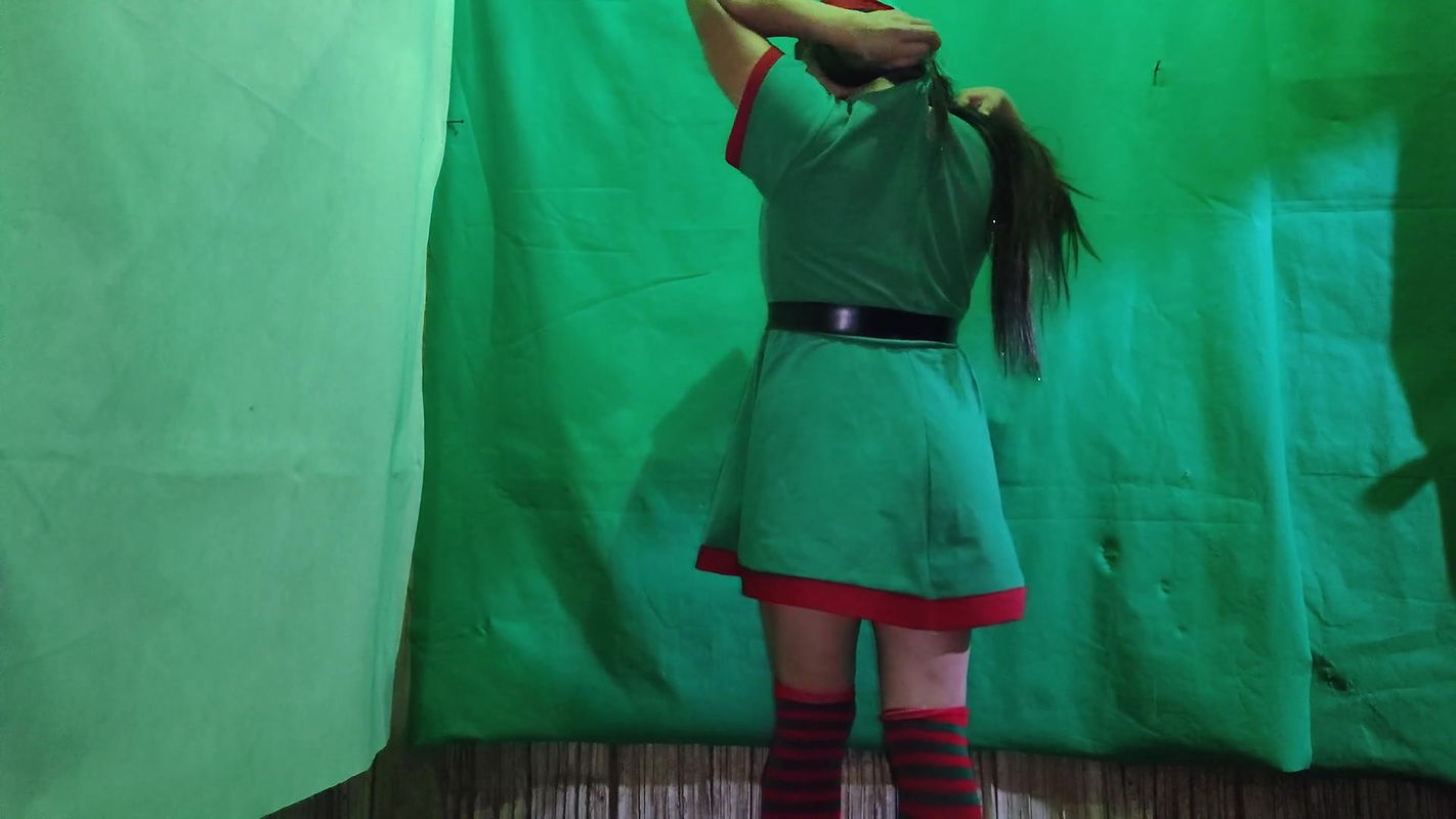 How Sexy You Are, Stepmother!! She Sent Me a Homemade Video of Her Touching Her Vagina Dressed as a Lepre