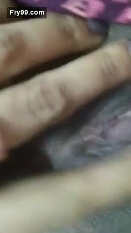 Desi Girl Showing her Boobs and Pussy