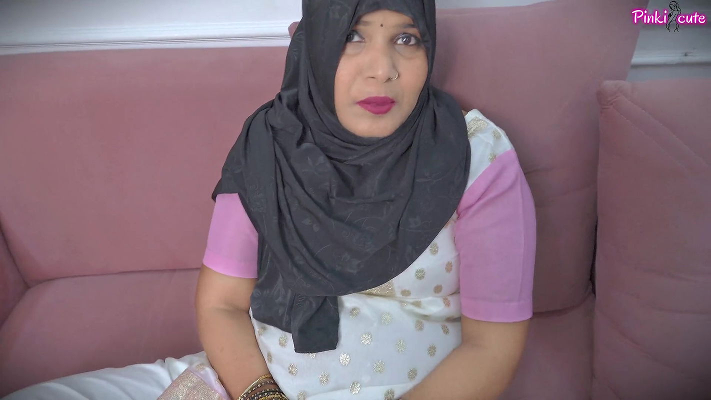 Muslim Hijabi Stepmom Rimming Dirty Ass and Fucked Hard by Neighbor Uncle.