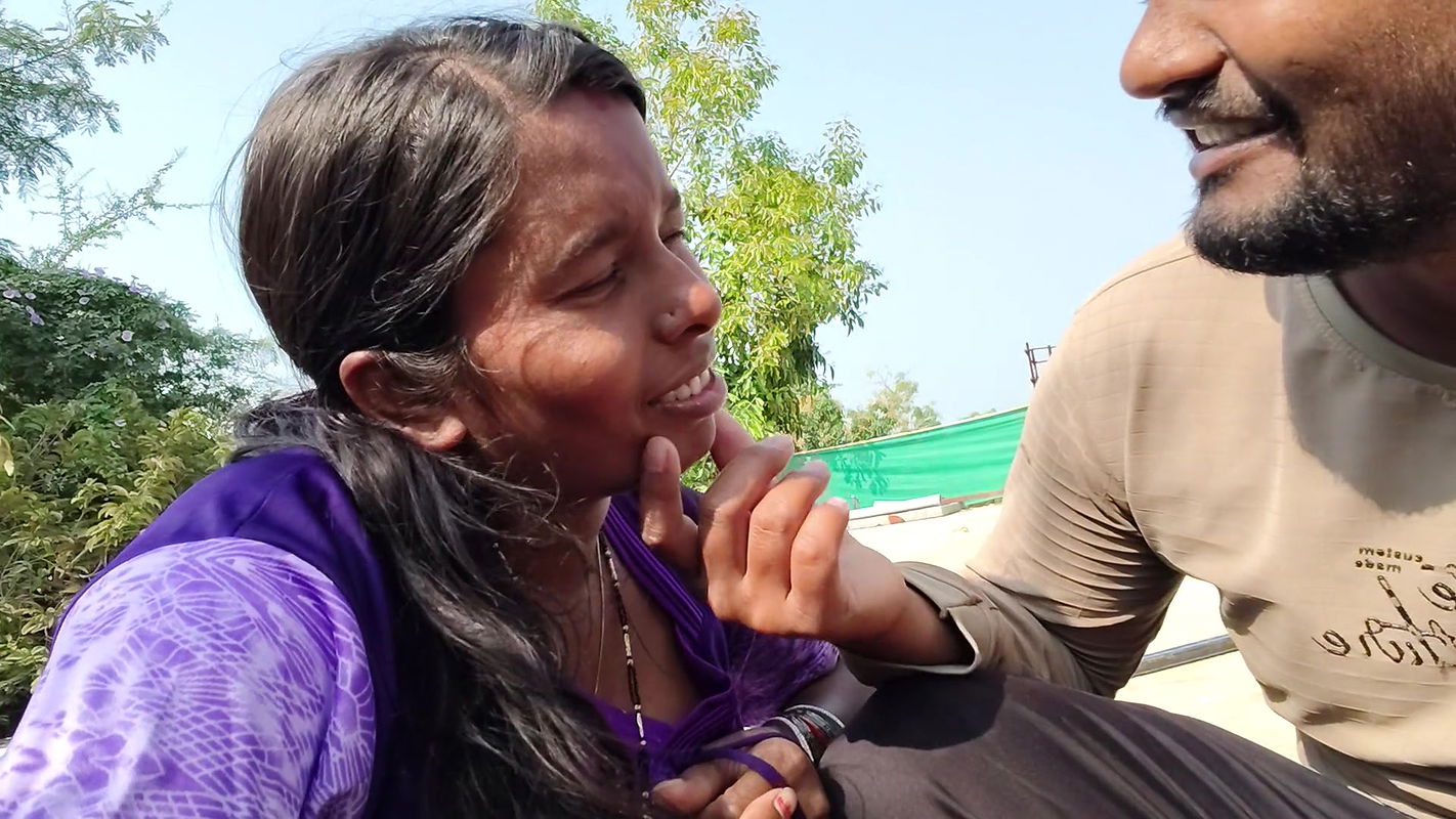 Indian Aunty – Bhabhi Has Left Her Old Husband, so She Quenched the Thirst of Her Big Ass and Pussy with the Neighbor Boy.