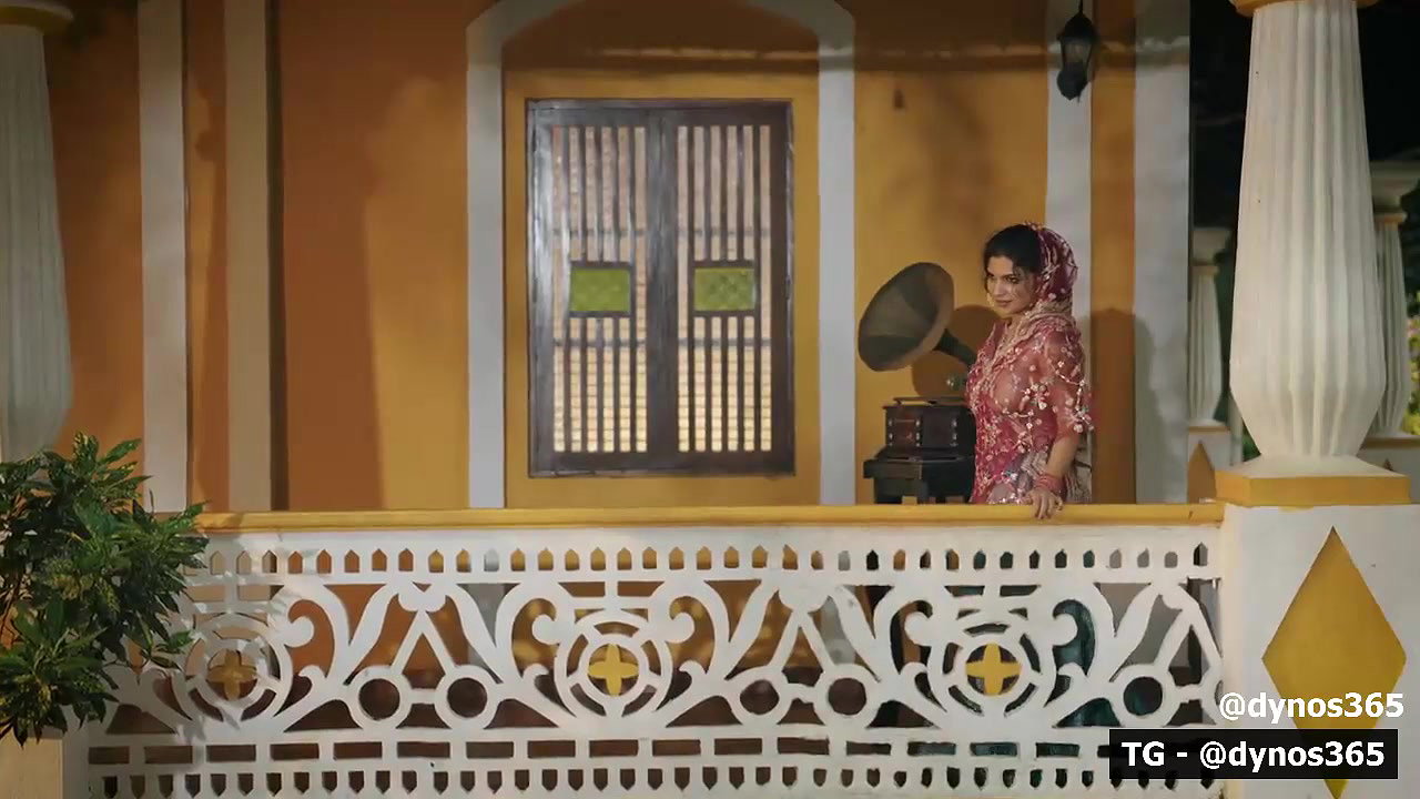 RESHMI NAIR – VAARANDA NUDE