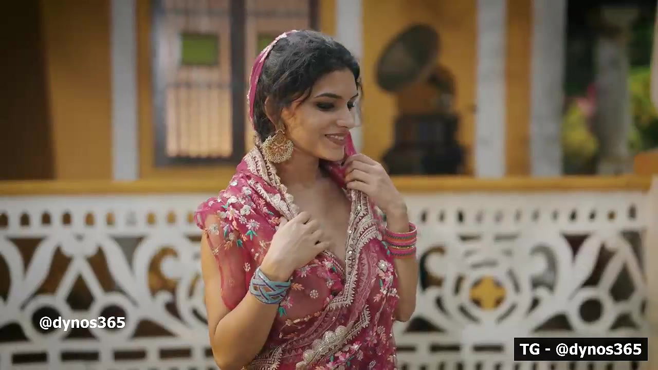 RESHMI NAIR – VAARANDA NUDE