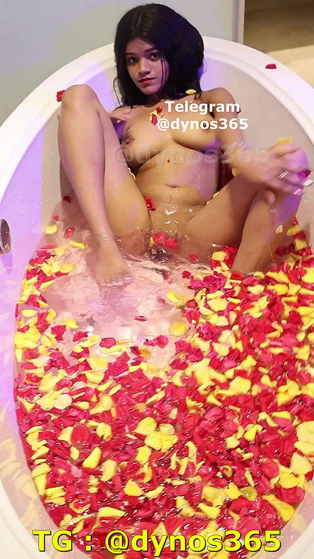 AMAIRA BATHTUB 1