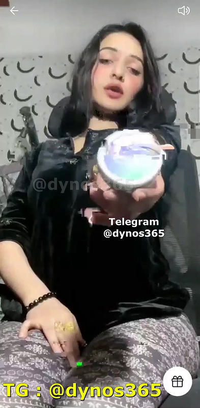 Smokiee Girl Tango Show