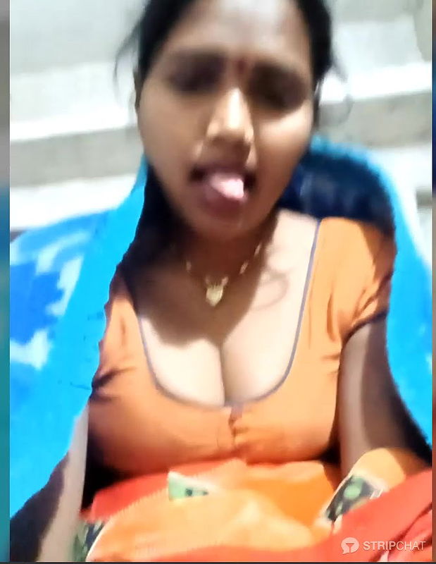 Cm_pooja-stripchat-ticket-show