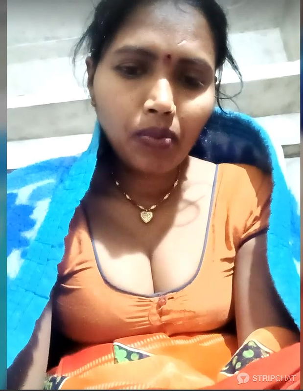 Cm_pooja-stripchat-ticket-show