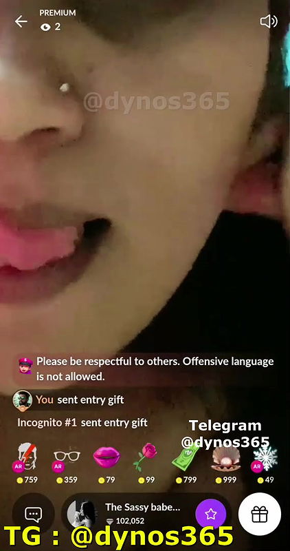 The sassy babe Tango show