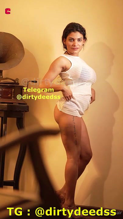 RESHMI NAIR – SOLO VIDEO App video