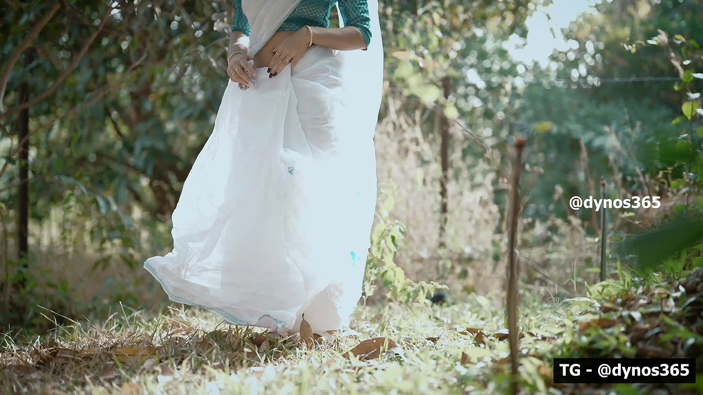 RESHMI NAIR – WHITE SAREE App video