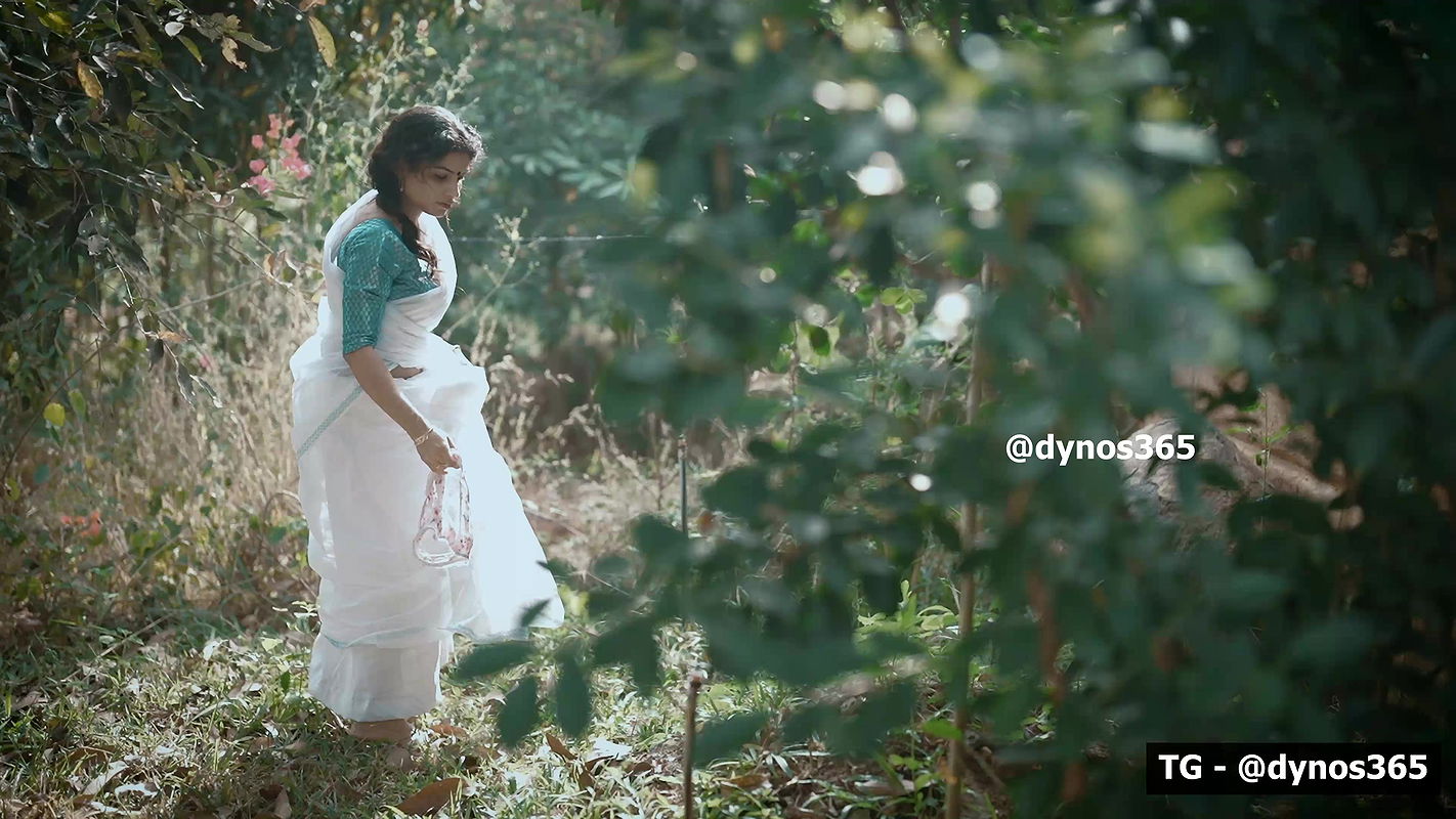 RESHMI NAIR – WHITE SAREE App video