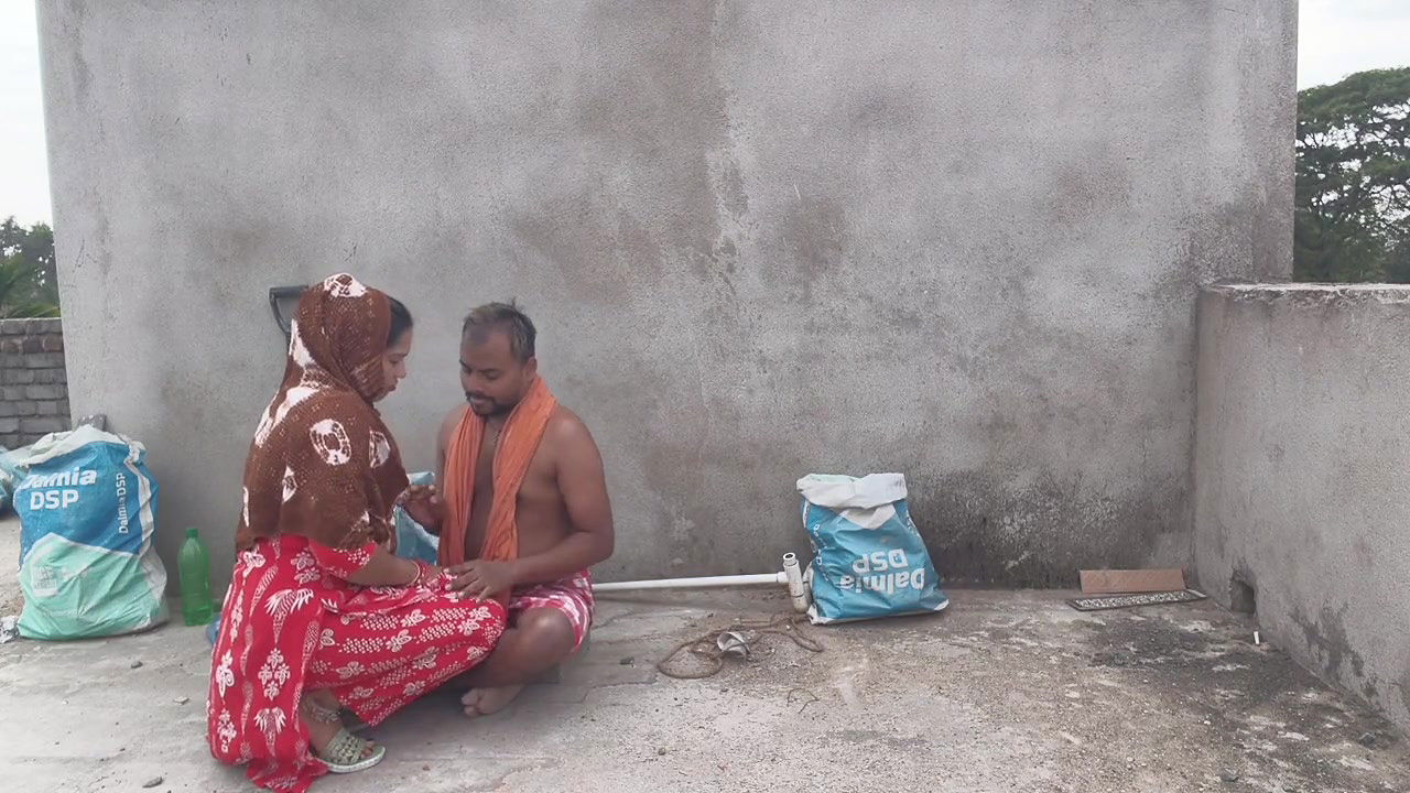 Jija Ne Apni Sali Ko Chhat Ka Upper Choda, Job Sali Dress Sukhaa Raha Tha