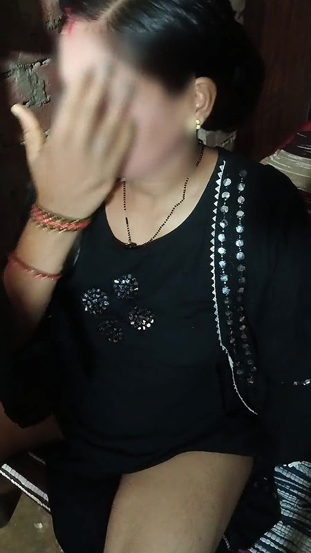 Kissing Pregnant Bhabhi