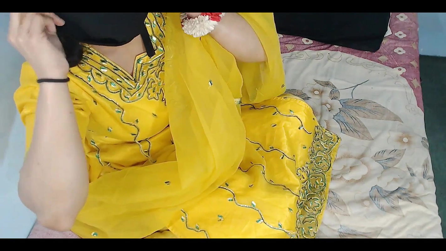 Mehndi Night Beautiful Handjob of Big Dick Devar Got by Hot Indian Bhabhi on Her Wedding on Xvideos India XXX