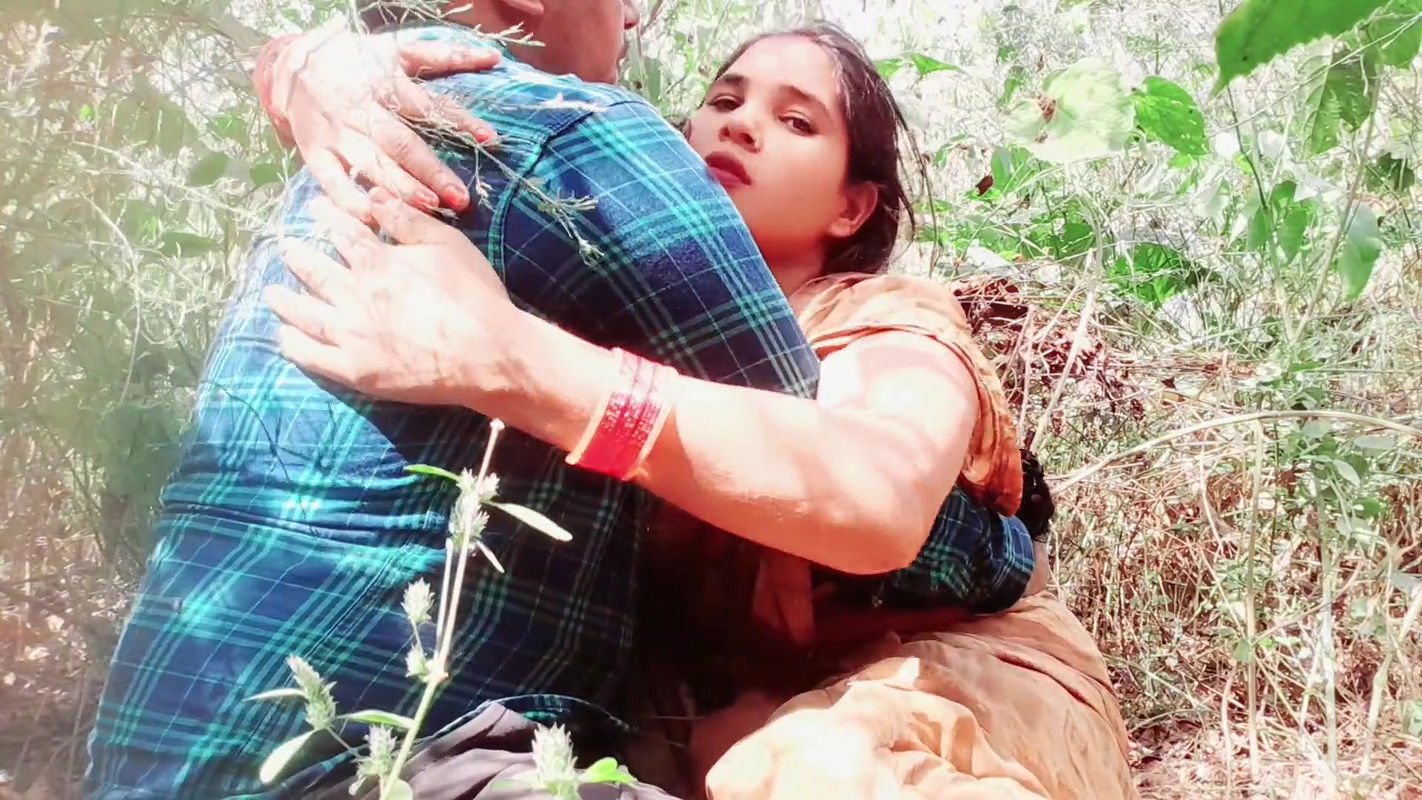 Seeing Indian Bhabhi Alone in the Forest, Bhabhi’s Stepbrother-in-law Made Sex with Her