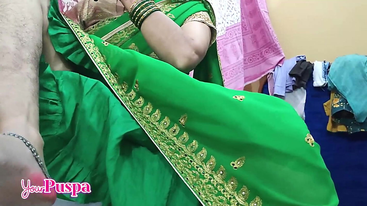 Stepmom Ready for a Function I Saw Mom Pussy, Full Hindi Audio