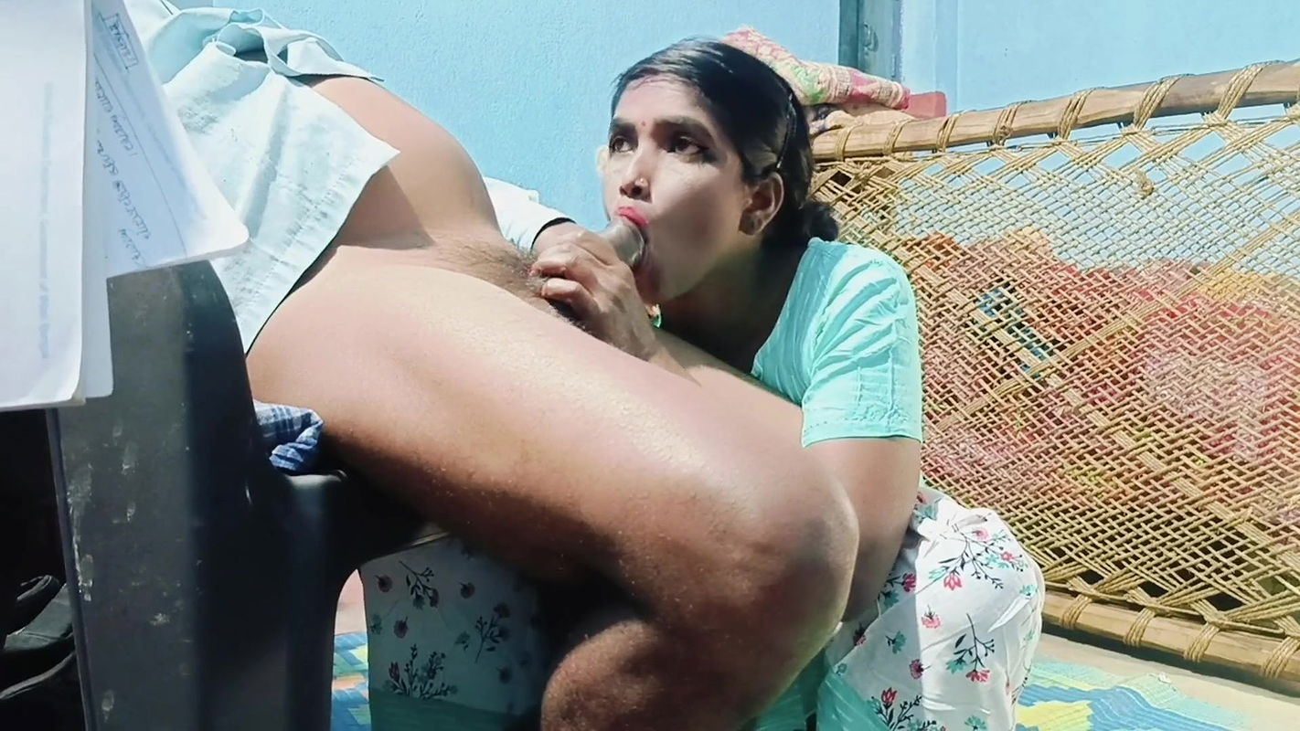 Student Very Romantic When She Teaches Private Tution with Home Teacher