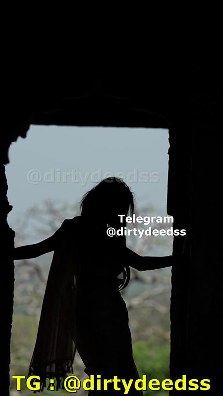 RESHMI NAIR – SAREE NUDE