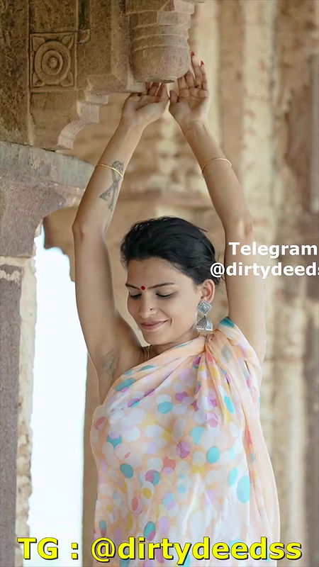 RESHMI NAIR – SAREE NUDE