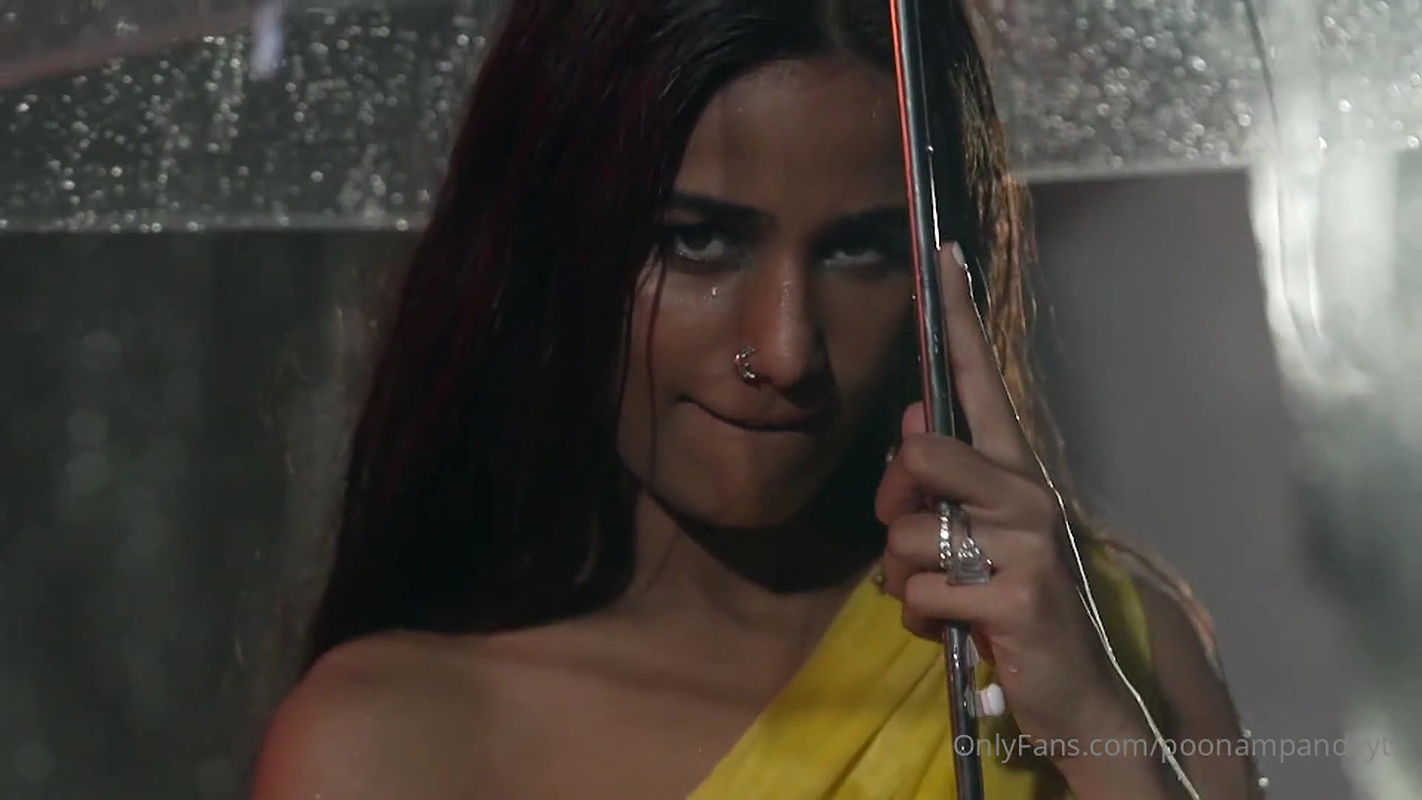 RAIN DANCE – POONAM PANDEY