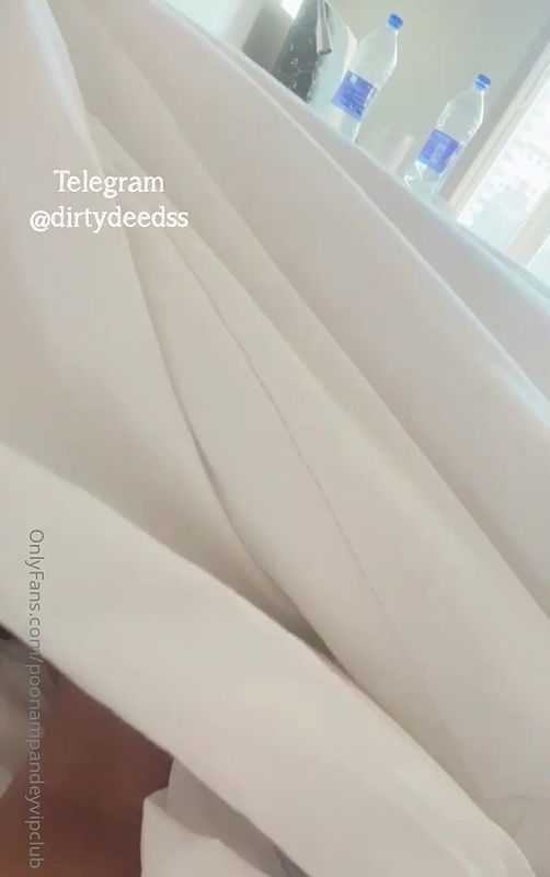 POONAM PANDEY – ONLYFANS (1)