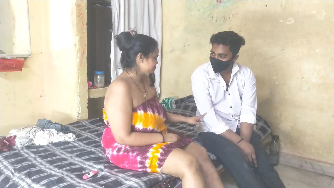 Desi Chubby Girls in Colorful Saree Wrap – Busty Amateur Bedroom Fun