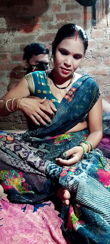 Desi Hot Bhabhi Sex Video Newly Married Bhabhi Village