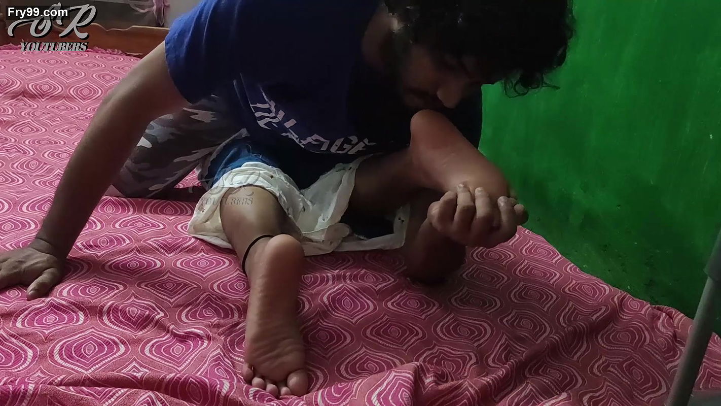 Vaishnavi – Feet Licking And Romance