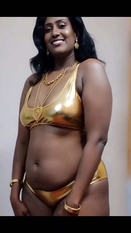 First Time Renu’s Exotic Hot Looks & Seductive Tease – Desi Tamil MILF Fire! Renuraj