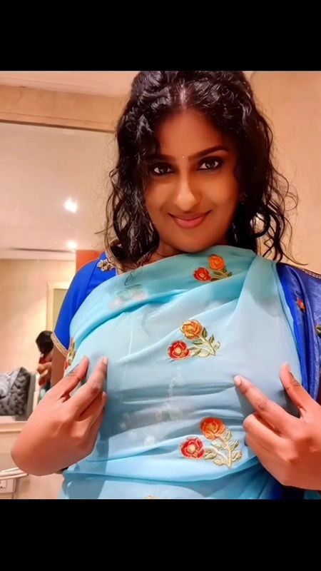 First Time Renu’s Exotic Hot Looks & Seductive Tease – Desi Tamil MILF Fire! Renuraj