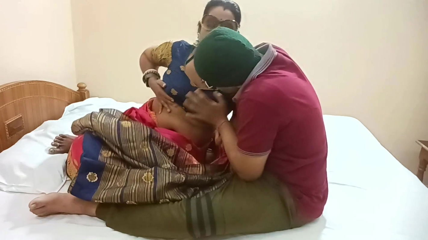 Hot Kerala Cute Married Women Kavya Deep Throat Blowjob and Rough Sex in Tight Pussy with Office Staff at Home